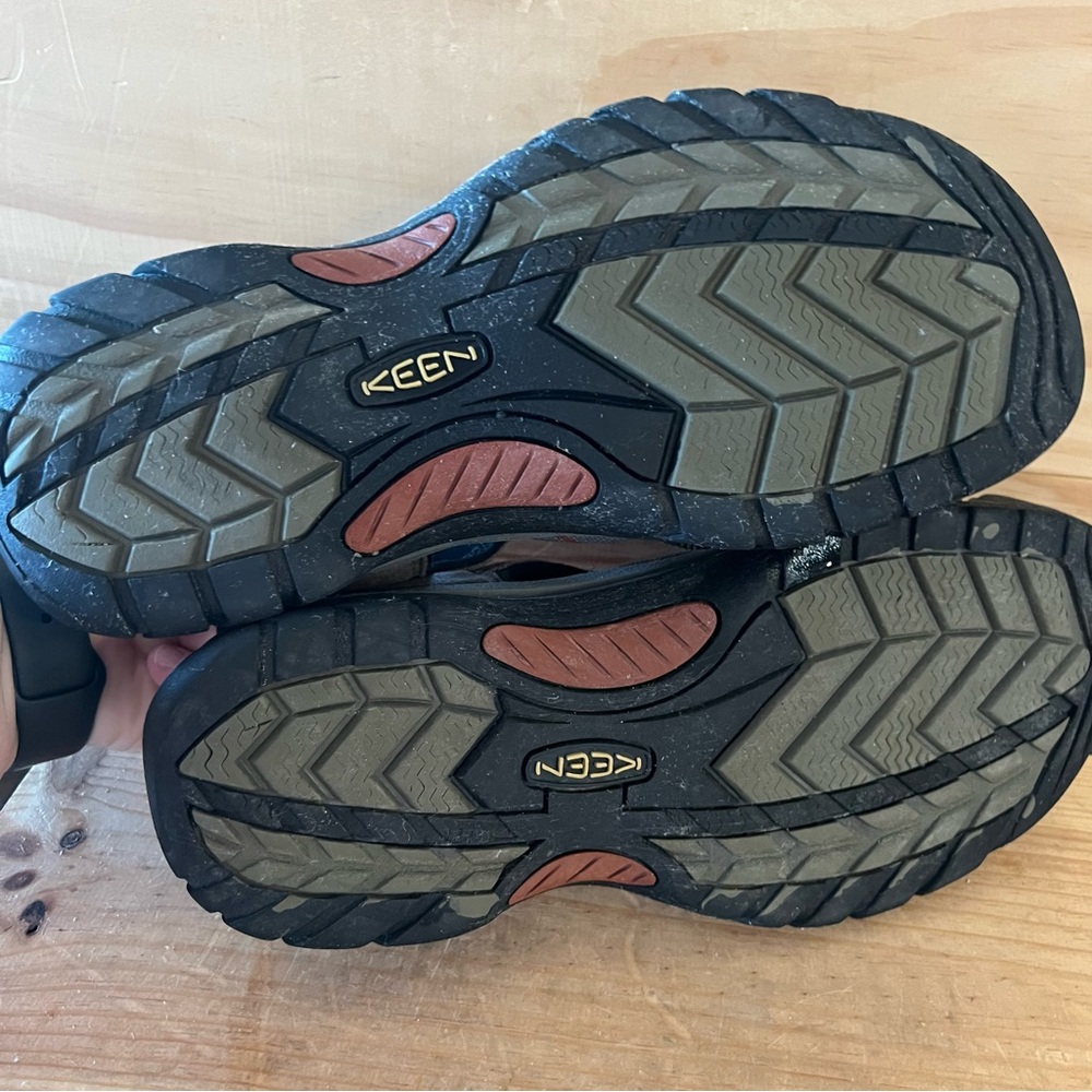 Keen Gray Venice H2 Waterproof Hiking Closed Toe Sandals Size 11 Mens - Picture 8 of 11